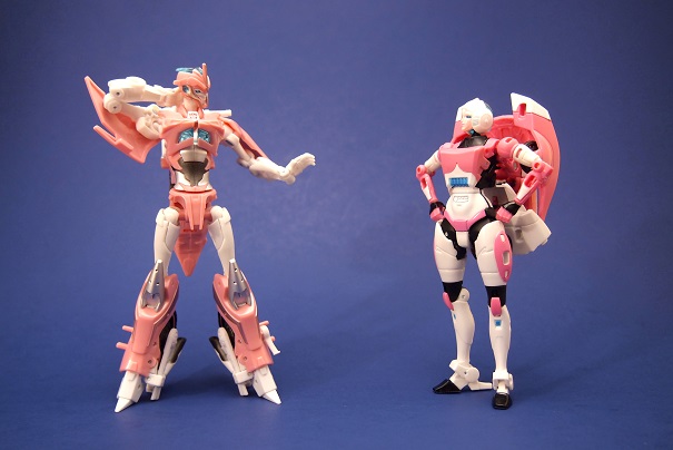 Transformers News: Transformers Photo Challenge #13: Fembots Transformers News: Transformers Photo Challenge #13: Fembots