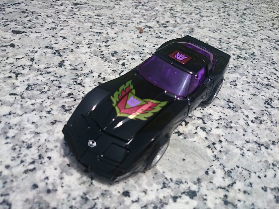 Transformers News: TakaraTomy Transformers Masterpiece MP-25L Loudpedal In Hand