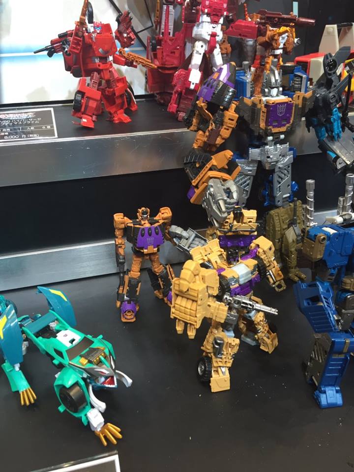 Transformers News: TakaraTomy Transformers Unite Warriors: Tokyo Toy Show Display UW-08 Computron & UW-07 Bruticus