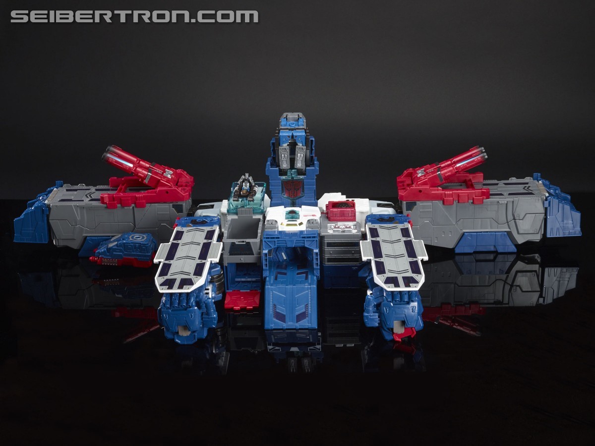 Transformers News: Additional images of SDCC 2016 Titans Return Fortress Maximus with Master Sword Transformers News: Additional images of SDCC 2016 Titans Return Fortress Maximus with Master Sword