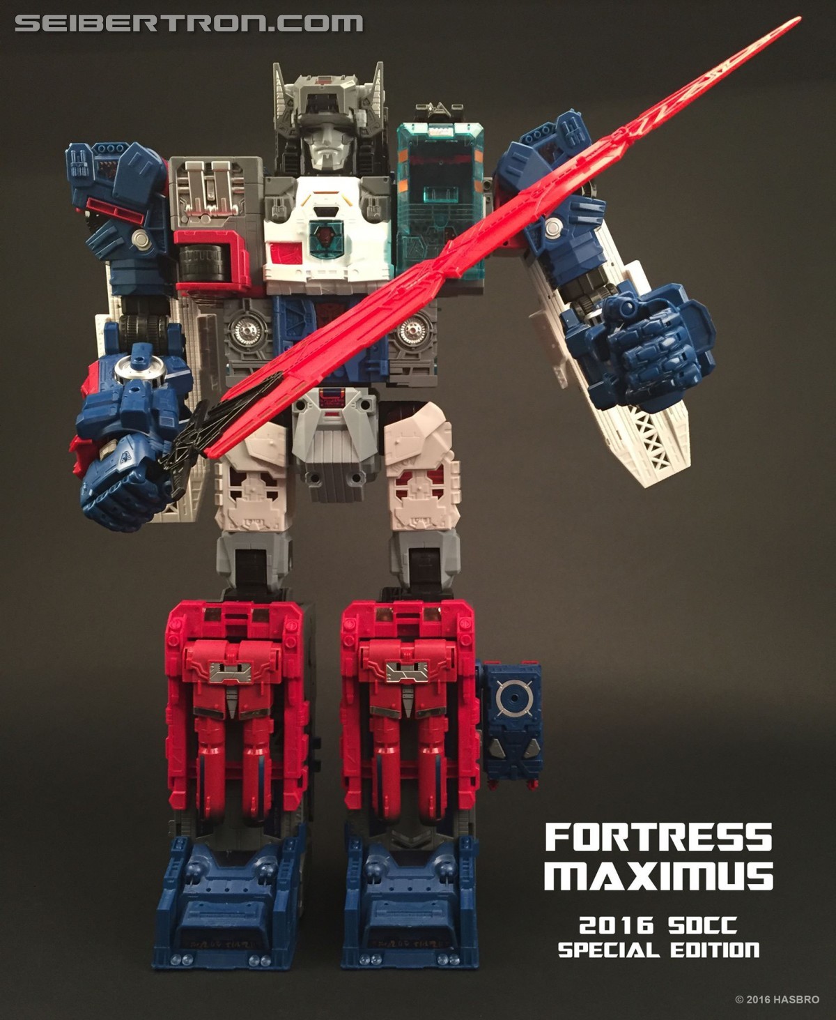 Transformers News: Additional images of SDCC 2016 Titans Return Fortress Maximus with Master Sword Transformers News: Additional images of SDCC 2016 Titans Return Fortress Maximus with Master Sword