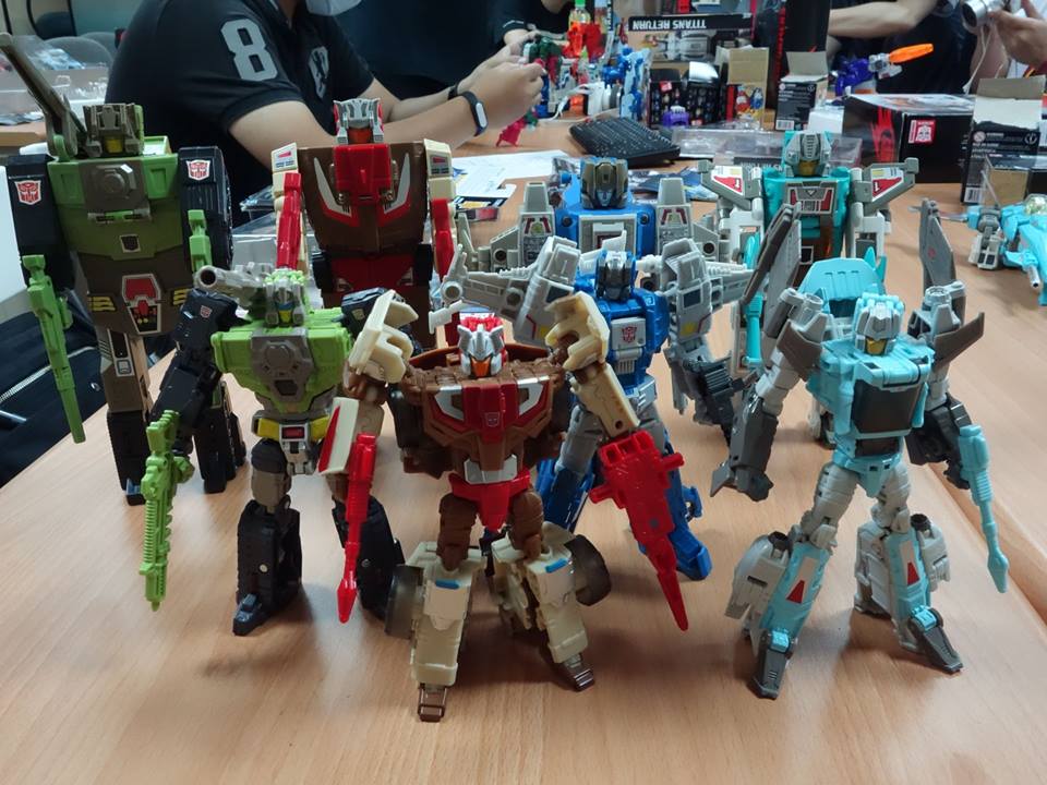 Transformers News: In Hand and G1 Comparison Images of Transformers Titans Return Chromedome and Highbrow