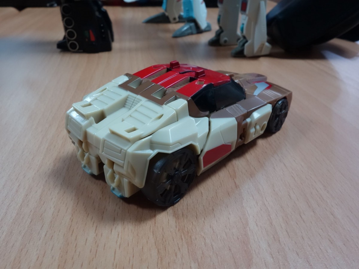 Transformers News: In Hand and G1 Comparison Images of Transformers Titans Return Chromedome and Highbrow