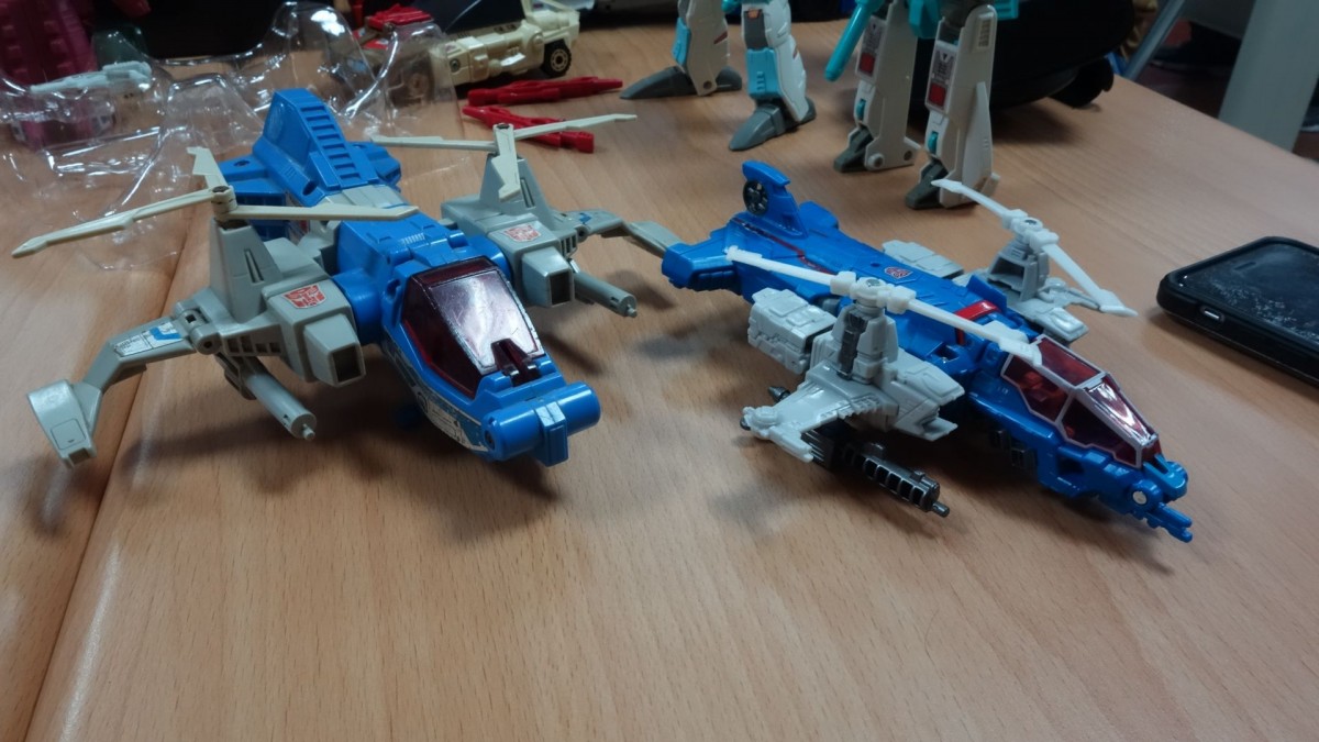 Transformers News: In Hand and G1 Comparison Images of Transformers Titans Return Chromedome and Highbrow