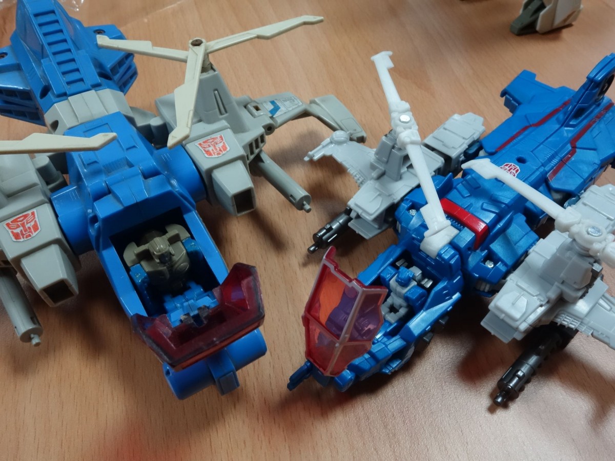 Transformers News: In Hand and G1 Comparison Images of Transformers Titans Return Chromedome and Highbrow