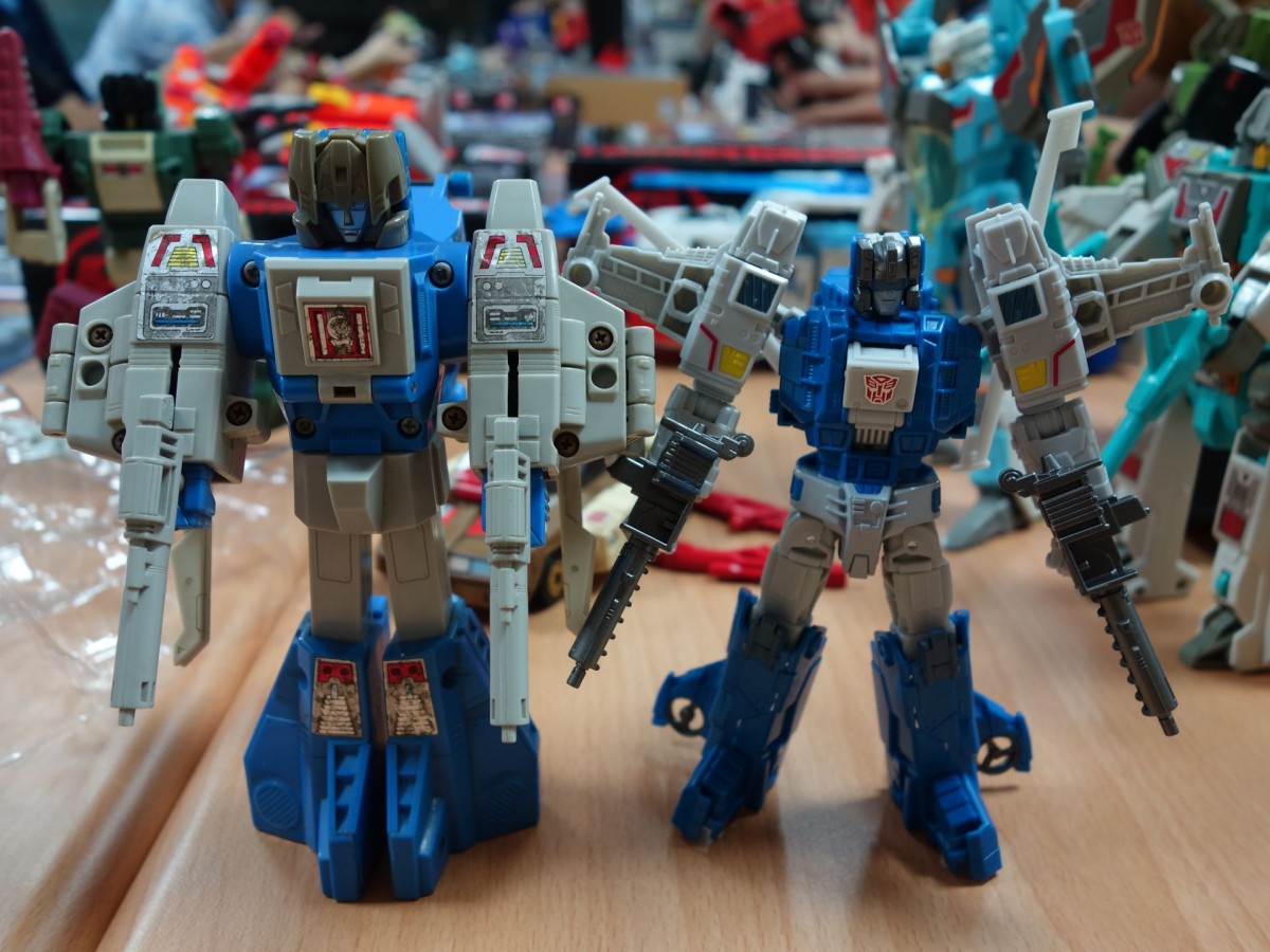 Transformers News: In Hand and G1 Comparison Images of Transformers Titans Return Chromedome and Highbrow