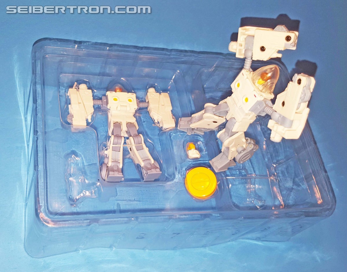 Transformers News: Hasbro Transformers Masterpiece MP-08 Bumblebee In Hand Comparison With MP-21 Transformers News: Hasbro Transformers Masterpiece MP-08 Bumblebee In Hand Comparison With MP-21