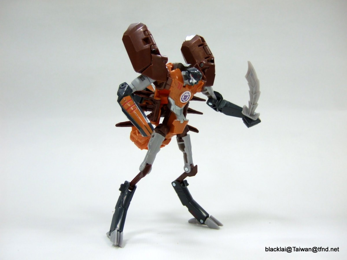 Transformers News: Transformers Robots in Disguise: RID Warrior Class Scorponok And Windblade In-Hand