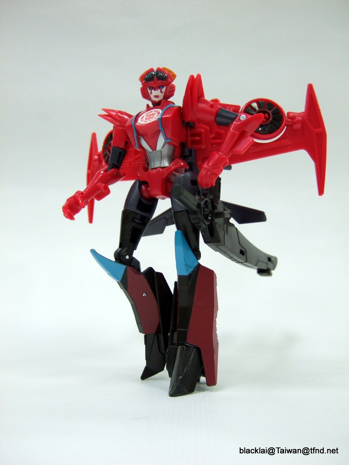 Transformers News: Transformers Robots in Disguise: RID Warrior Class Scorponok And Windblade In-Hand