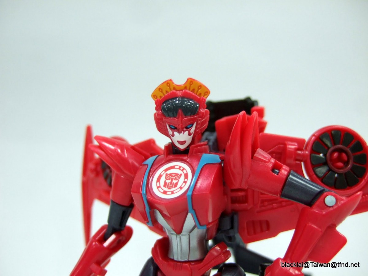 Transformers News: Transformers Robots in Disguise: RID Warrior Class Scorponok And Windblade In-Hand