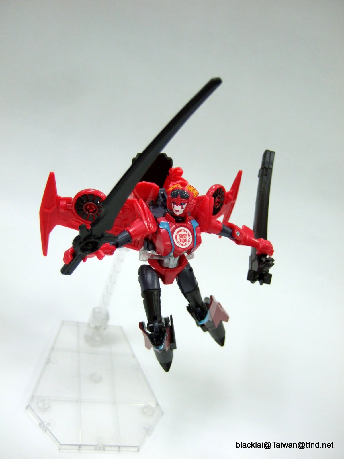 Transformers News: Transformers Robots in Disguise: RID Warrior Class Scorponok And Windblade In-Hand