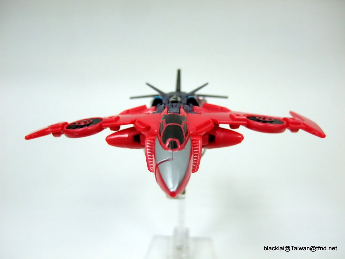 Transformers News: Transformers Robots in Disguise: RID Warrior Class Scorponok And Windblade In-Hand
