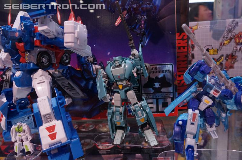 Transformers News: 2016 Generations Platinum Edition Display: Prime vs Megatron, Autobot Heroes, Planet of Junk Transformers News: 2016 Generations Platinum Edition Display: Prime vs Megatron, Autobot Heroes, Planet of Junk