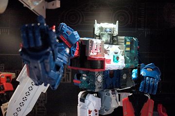 Transformers News: Ani-Com and Games Hong Kong 2016 Images: Transformers Masterpiece, Titans Return and More