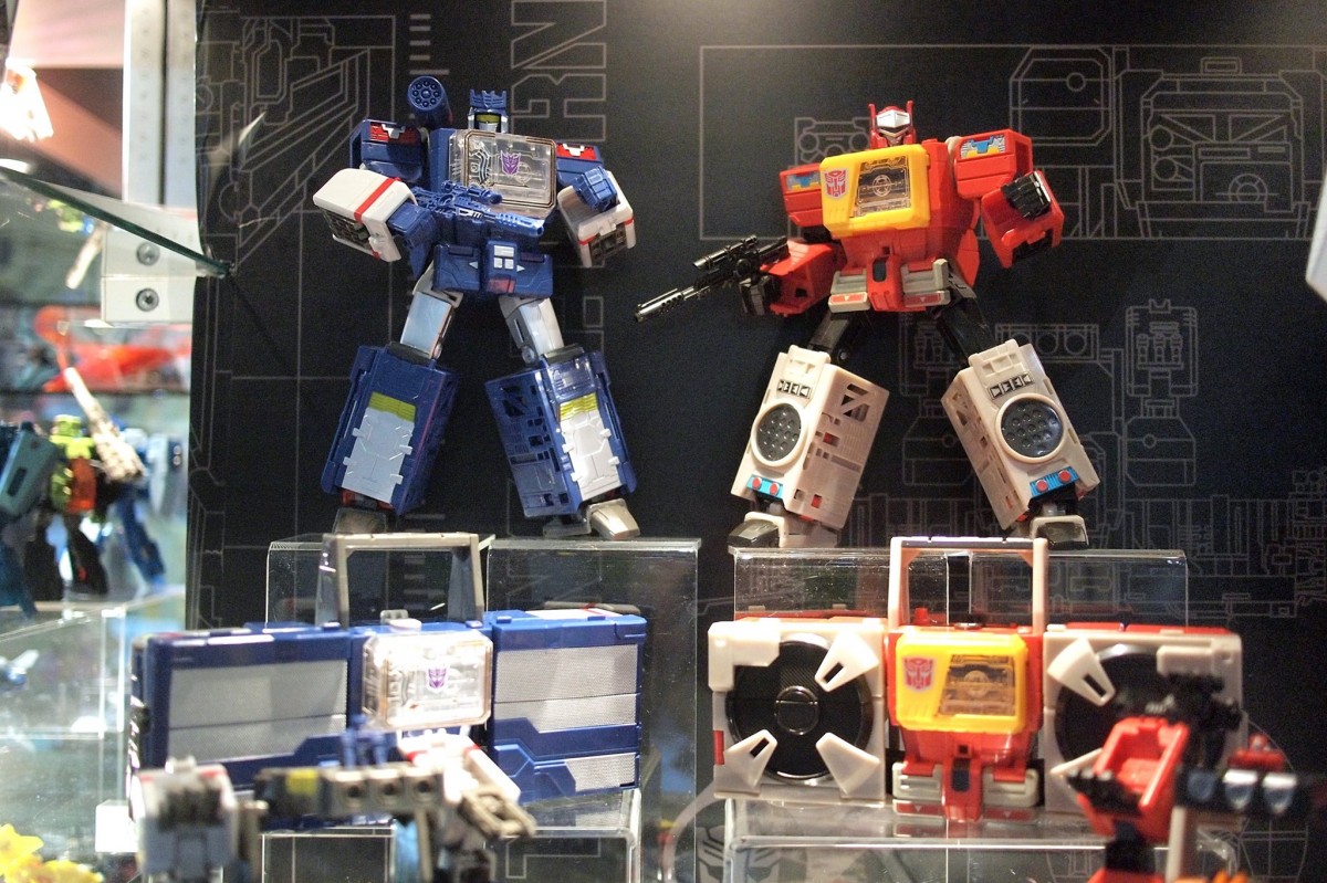 Transformers News: Ani-Com and Games Hong Kong 2016 Images: Transformers Masterpiece, Titans Return and More
