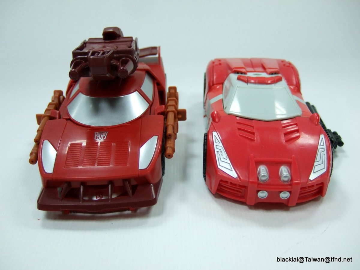 Transformers News: In Depth Comparison Images for Takara Transformers Unite Warriors Computron and Hasbro Version Transformers News: In Depth Comparison Images for Takara Transformers Unite Warriors Computron and Hasbro Version