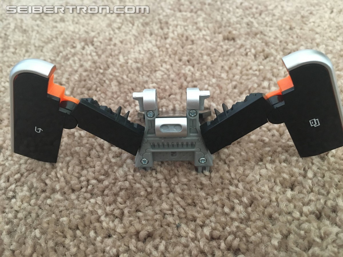 Transformers News: San Diego Comic Con 2016 Exclusive Soundwave Images and Review