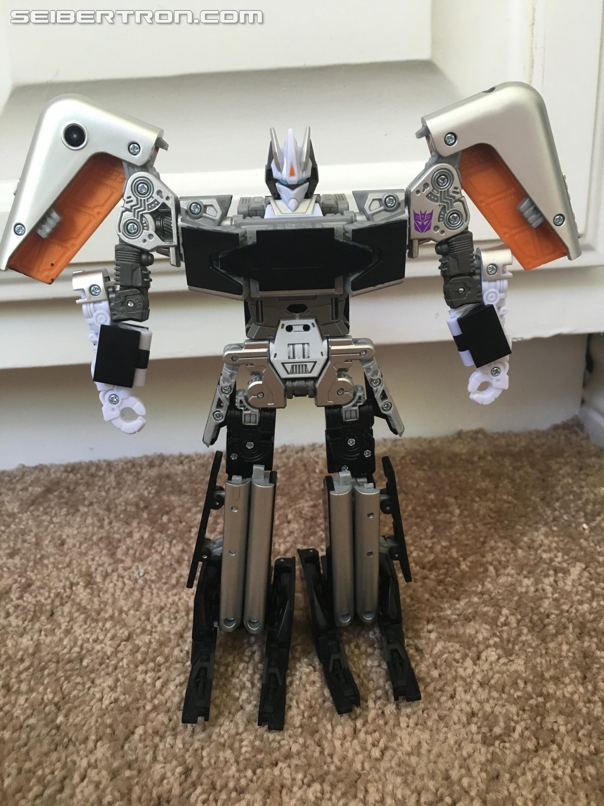 Transformers News: San Diego Comic Con 2016 Exclusive Soundwave Images and Review