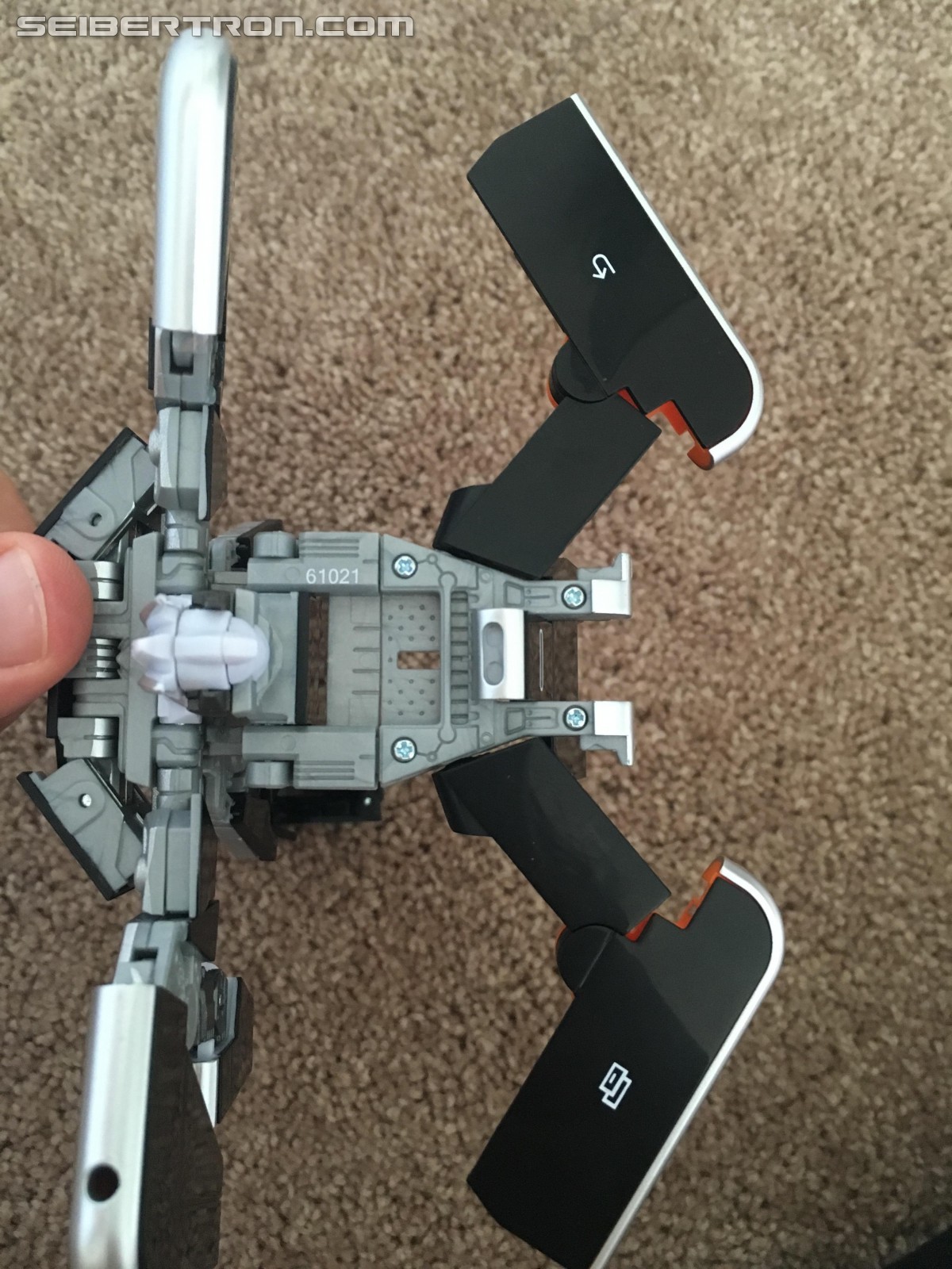 Transformers News: San Diego Comic Con 2016 Exclusive Soundwave Images and Review