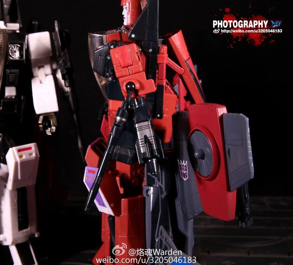 Transformers News: TakaraTomy Transformers Masterpiece MP-11NT Thrust In-Hand Transformers News: TakaraTomy Transformers Masterpiece MP-11NT Thrust In-Hand
