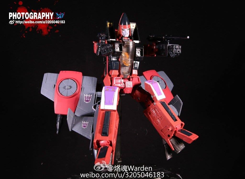 Transformers News: TakaraTomy Transformers Masterpiece MP-11NT Thrust In-Hand Transformers News: TakaraTomy Transformers Masterpiece MP-11NT Thrust In-Hand