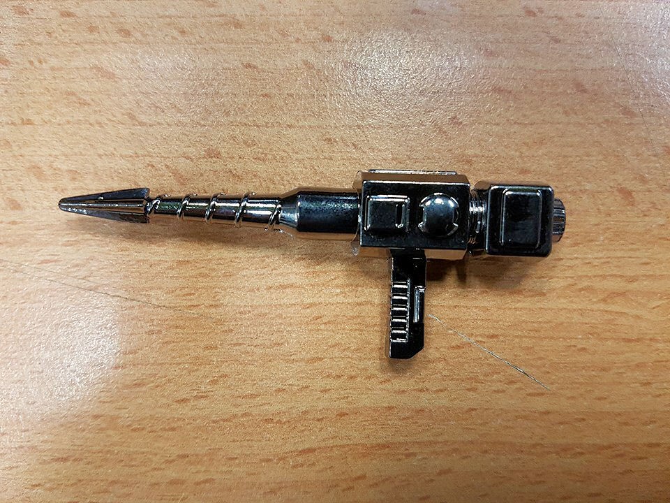 Transformers News: In Hand Images of Drill Accessory for MP-27 Masterpiece Ironhide Transformers News: In Hand Images of Drill Accessory for MP-27 Masterpiece Ironhide