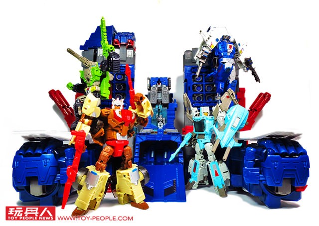 Transformers News: Images of Asia Exclusive Stickers Applied On Titans Return Wave 2 Deluxes Transformers News: Images of Asia Exclusive Stickers Applied On Titans Return Wave 2 Deluxes