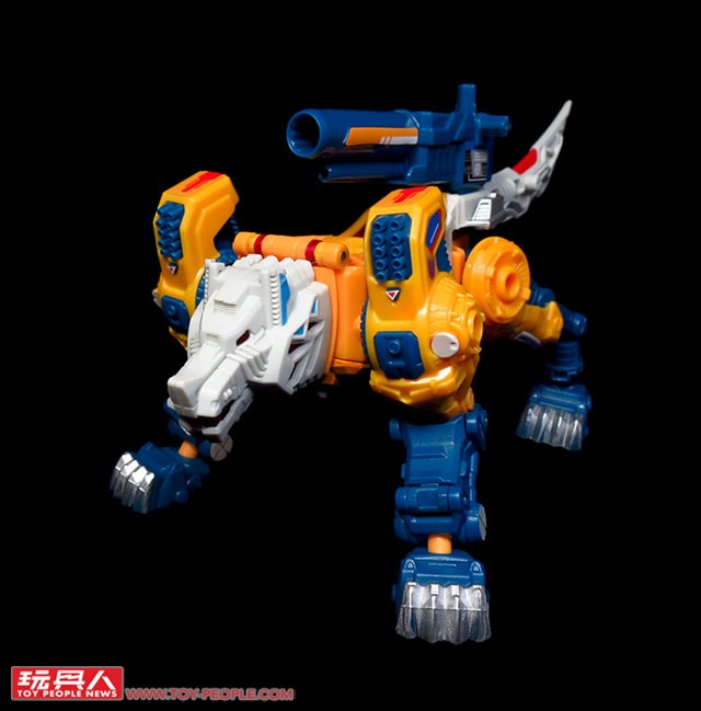 Transformers News: Images of Asia Exclusive Stickers Applied On Titans Return Wave 2 Deluxes Transformers News: Images of Asia Exclusive Stickers Applied On Titans Return Wave 2 Deluxes