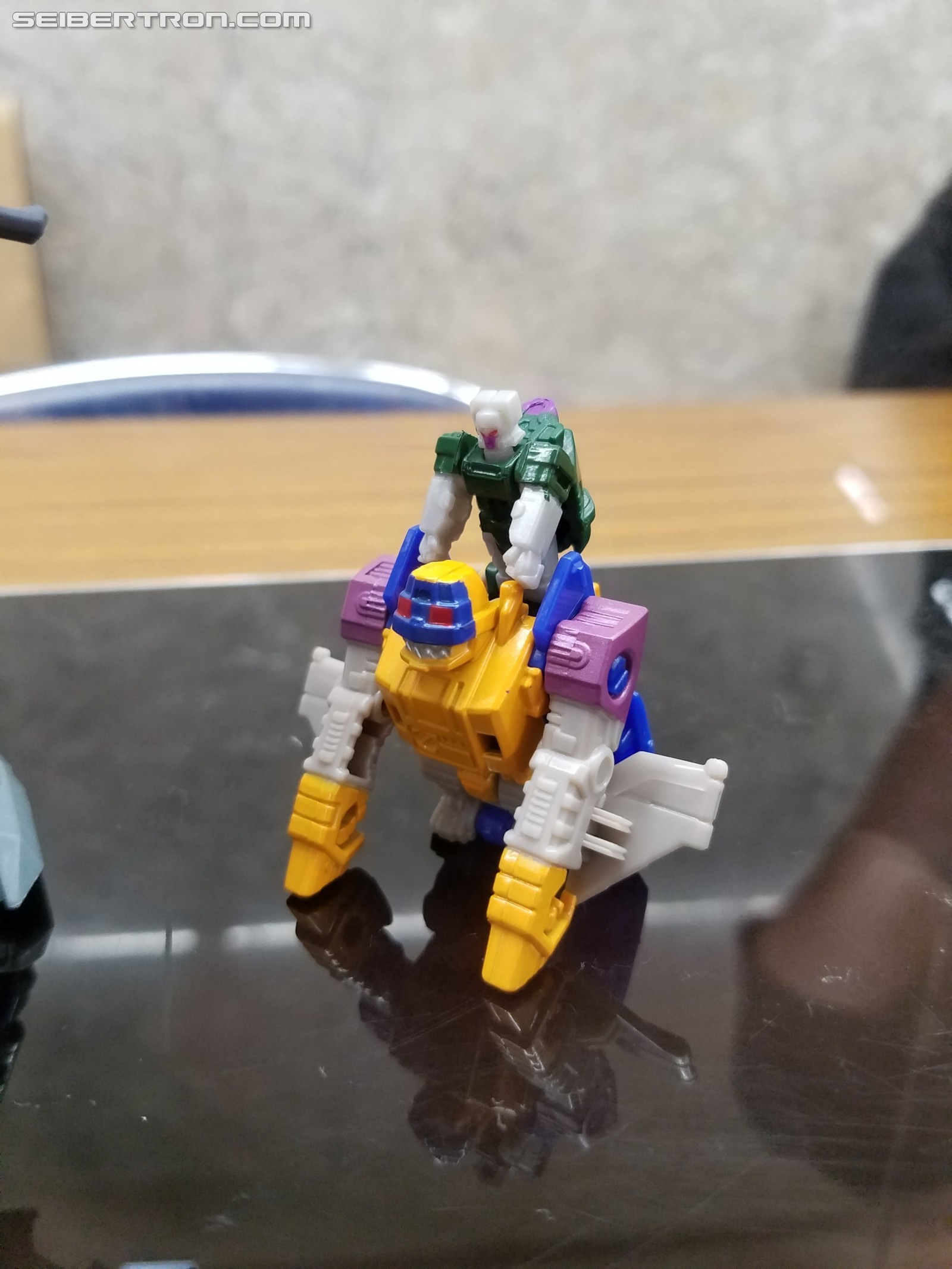 Transformers News: Re: Takara Tomy Transformers Legends Thread