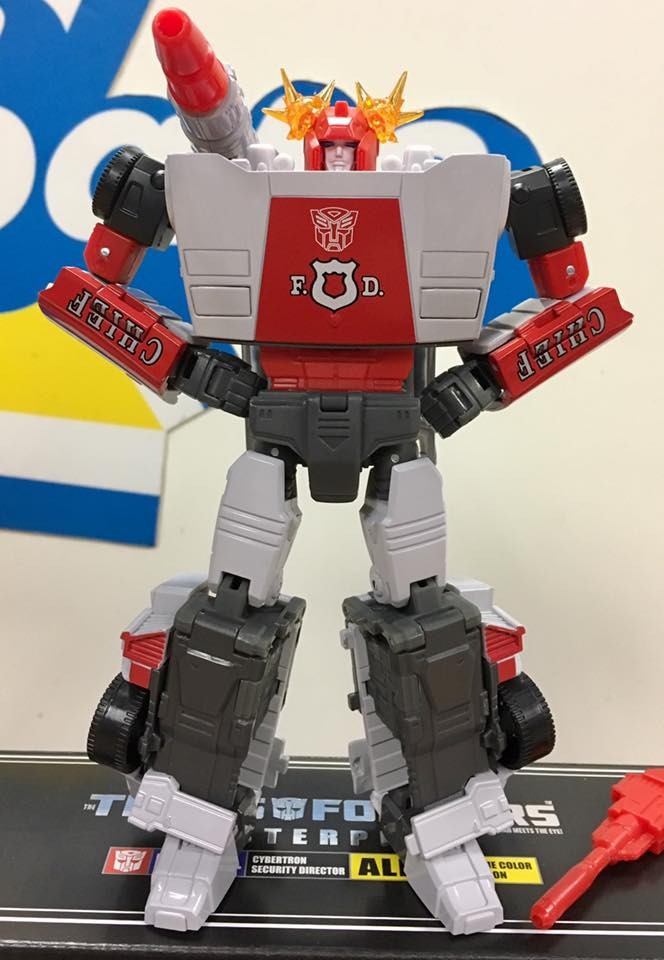 Transformers News: New In Hand Images of Masterpiece MP-14+ Red Alert with Comparison Transformers News: New In Hand Images of Masterpiece MP-14+ Red Alert with Comparison