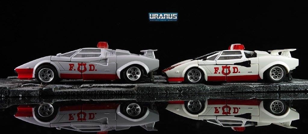 Transformers News: New In Hand Images of Masterpiece MP-14+ Red Alert with Comparison Transformers News: New In Hand Images of Masterpiece MP-14+ Red Alert with Comparison