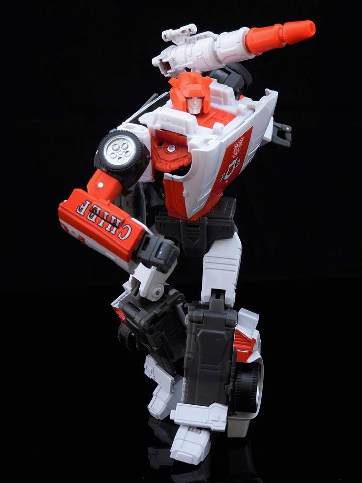 Transformers News: New In Hand Images of Masterpiece MP-14+ Red Alert with Comparison Transformers News: New In Hand Images of Masterpiece MP-14+ Red Alert with Comparison