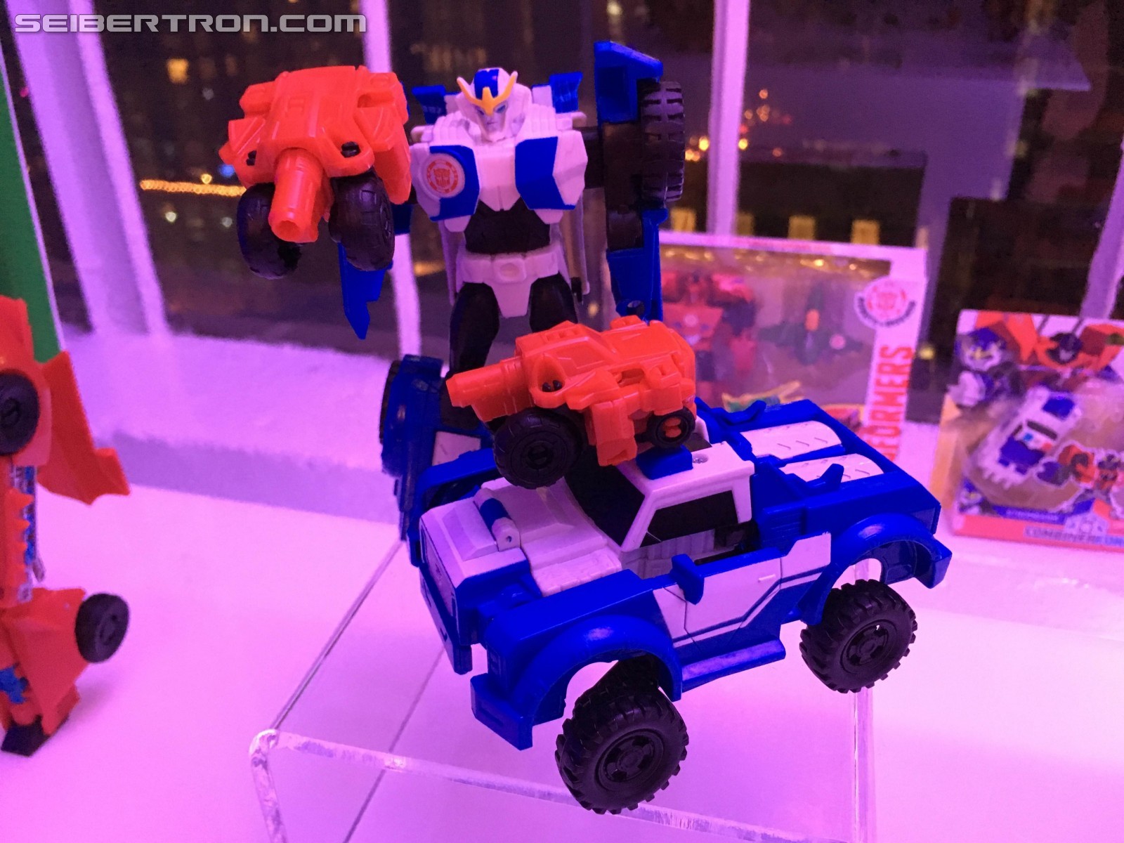 Transformers News: NYCC 2016 Robots in Disguise Combiner Force Reveals on Hasbro Preview Night