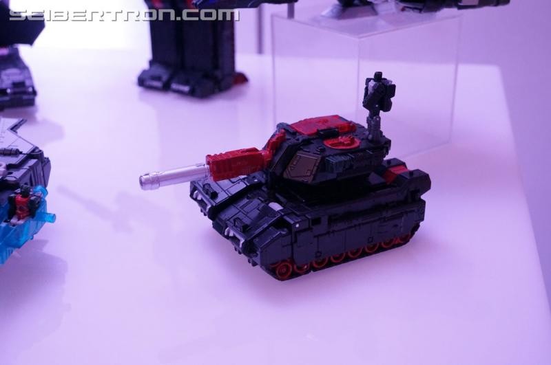 Transformers News: NYCC 2016 Images of Transformers Titans Return Sky Shadow and Broadside from Hasbro Preview Night