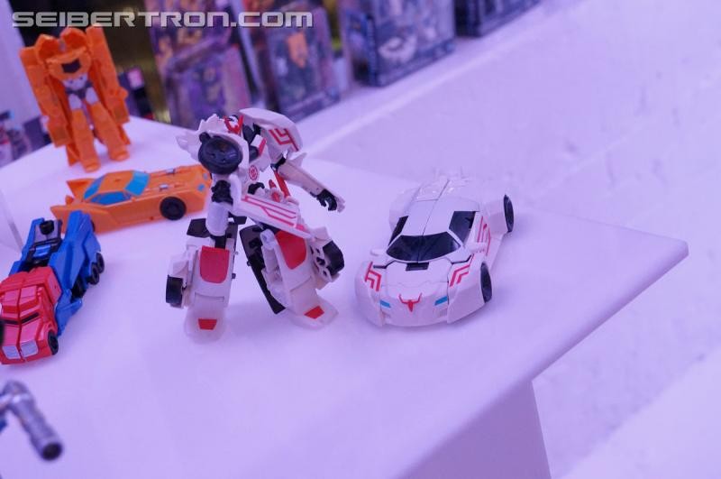 Transformers News: NYCC 2016 Seibertron Gallery: Robots in Disguise Combiner Force