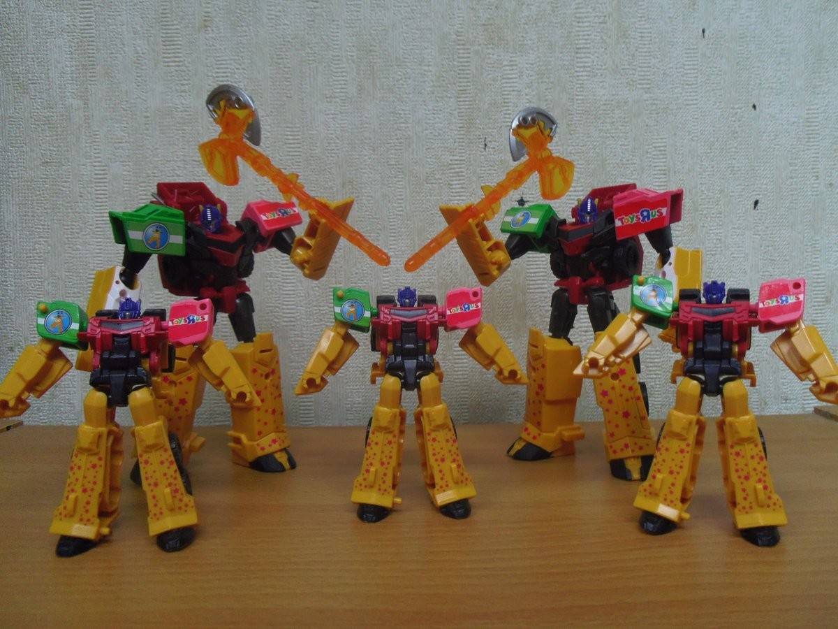 Transformers News: Toy'R'Us Japan Exclusive Giraffe Prime In-Hand Images