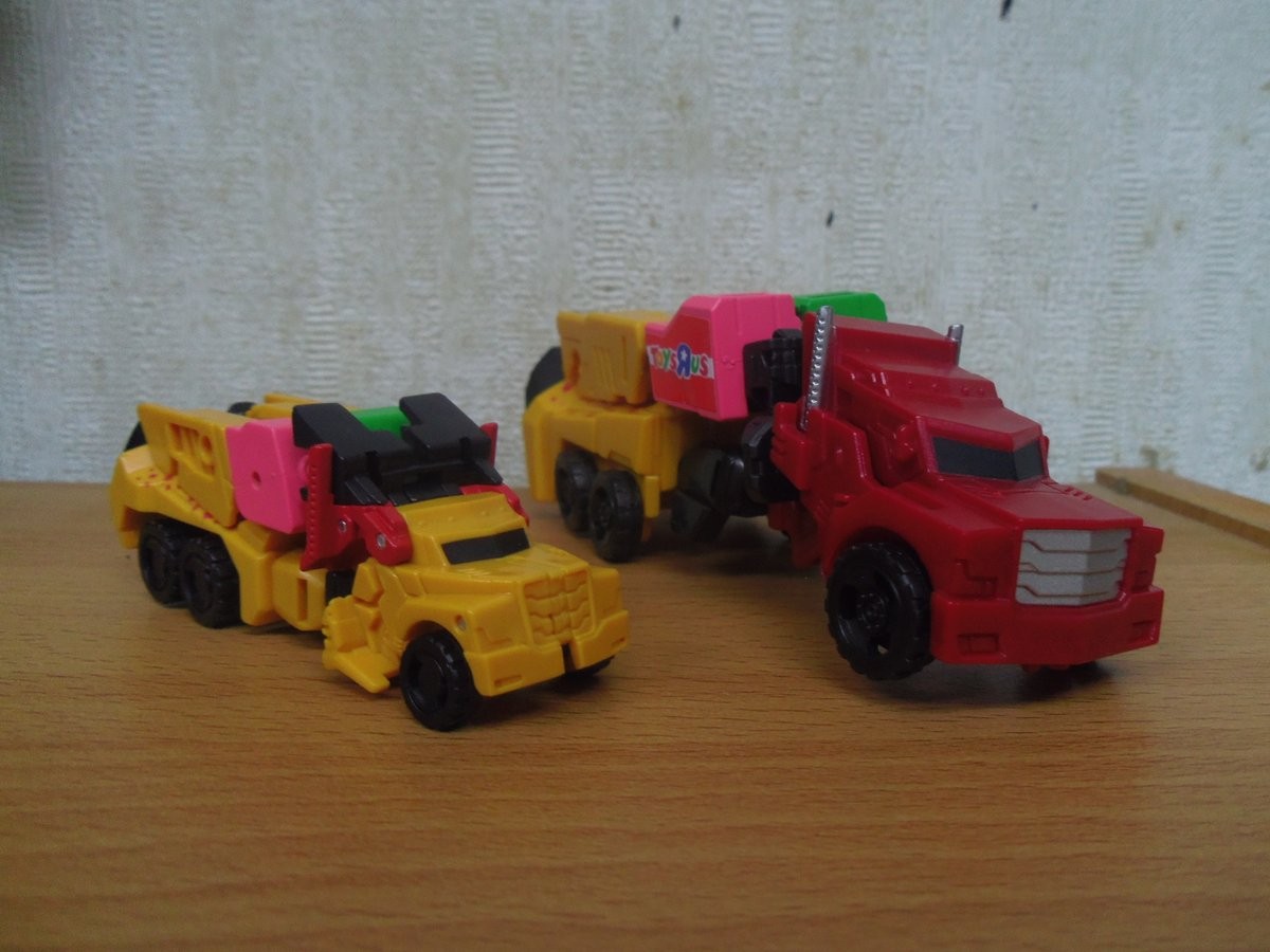 Transformers News: Toy'R'Us Japan Exclusive Giraffe Prime In-Hand Images