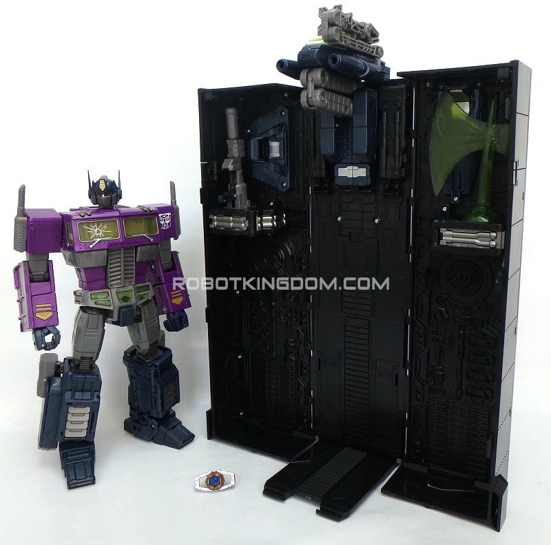 Transformers News: New Masterpiece Shattered Glass Optimus Prime Images