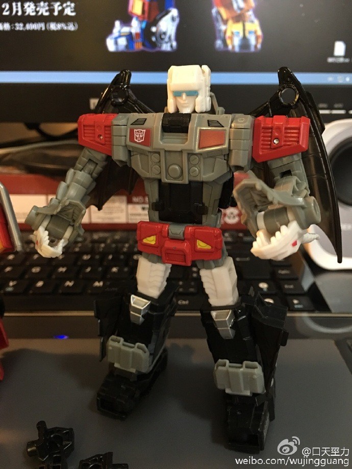 Transformers News: In-Hand - Transformers Titans Return Deluxe Rodimus and Twinferno