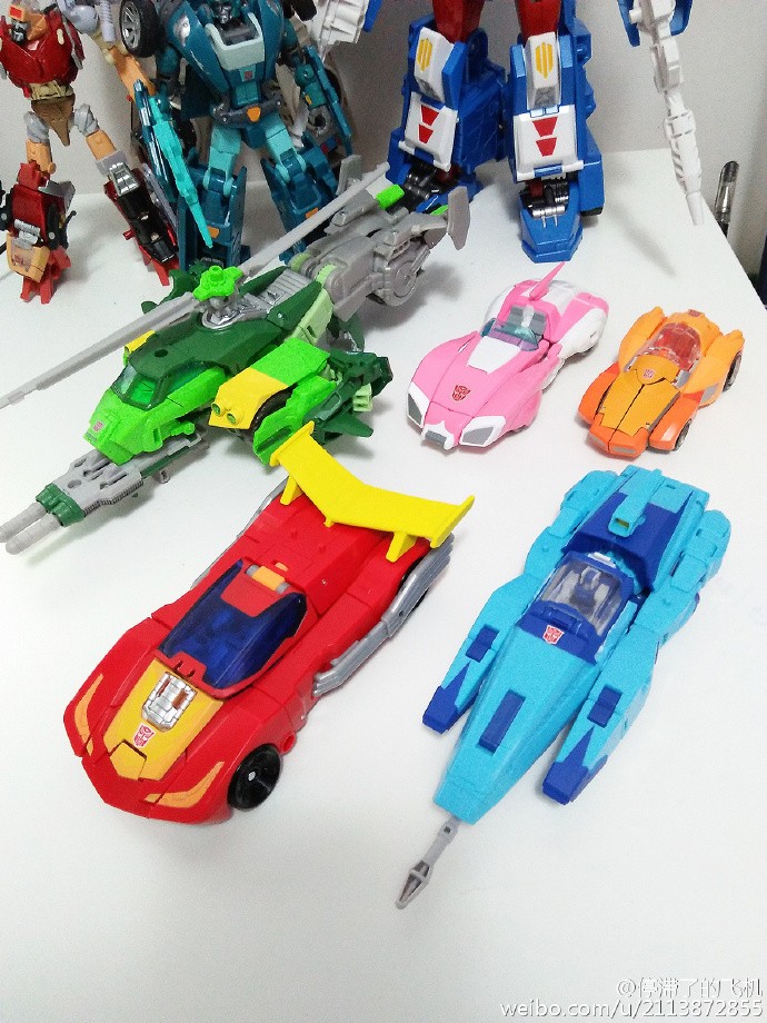 Transformers News: New In Hand Images of Titans Return Wave 3 Deluxes Hot Rod Triggerhappy Breakaway and Twinferno