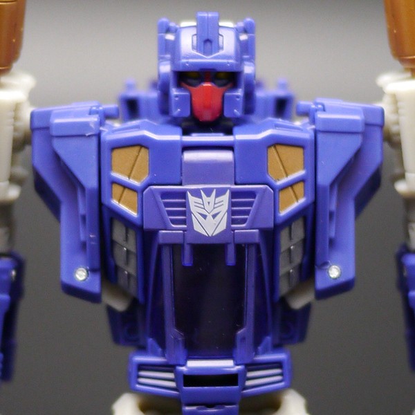 Transformers News: New In Hand Images of Titans Return Wave 3 Deluxes Hot Rod Triggerhappy Breakaway and Twinferno