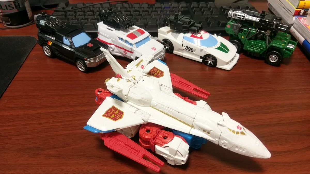 Transformers News: More In Hand and Comparison Images of Takara Unite Warriors UW-EX Lynx Master Transformers News: More In Hand and Comparison Images of Takara Unite Warriors UW-EX Lynx Master