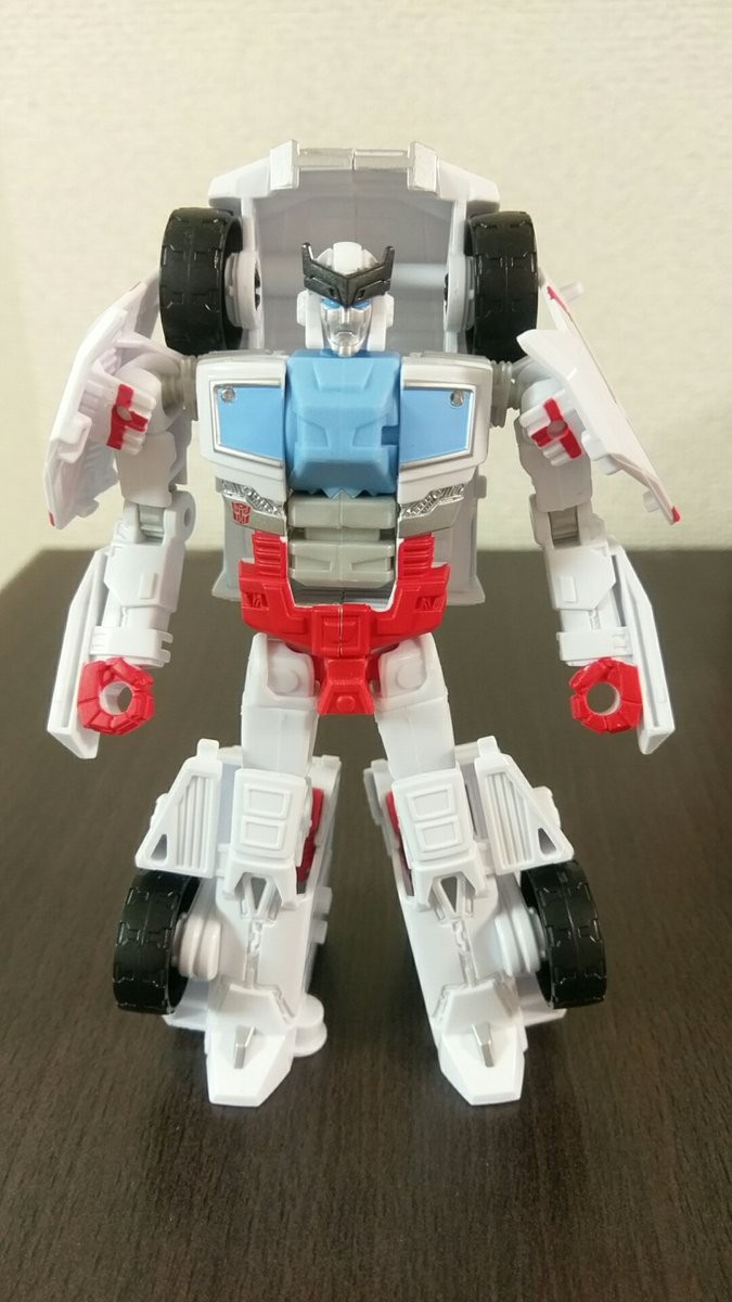 Transformers News: More In Hand and Comparison Images of Takara Unite Warriors UW-EX Lynx Master Transformers News: More In Hand and Comparison Images of Takara Unite Warriors UW-EX Lynx Master