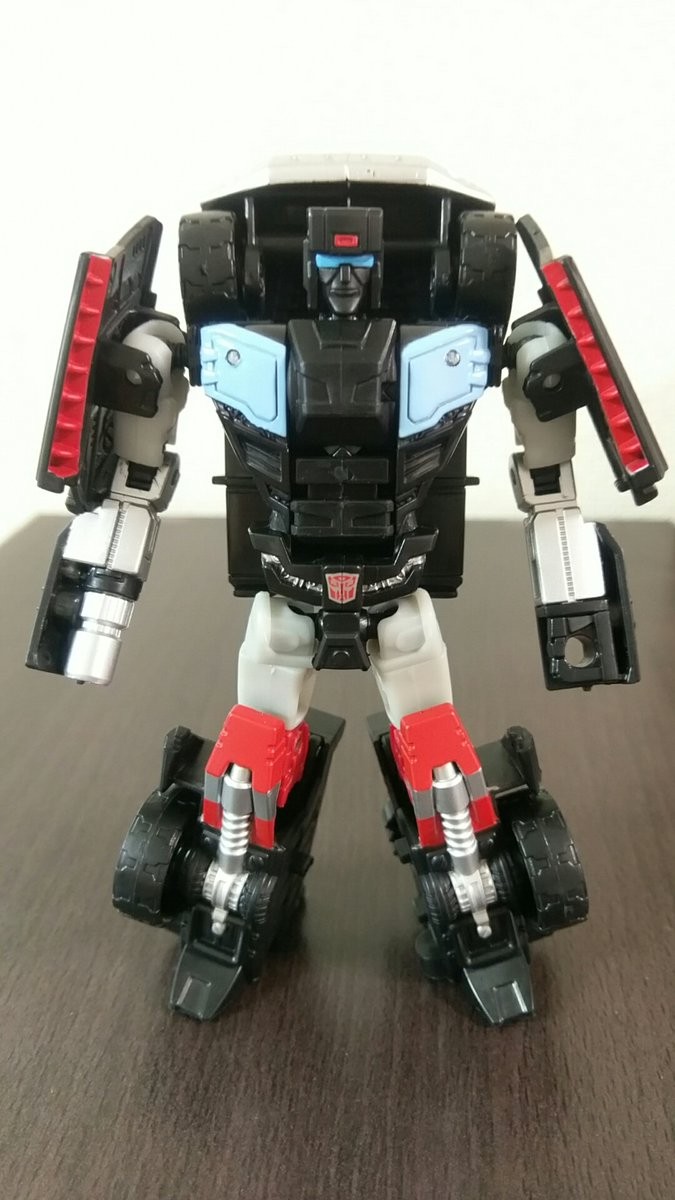 Transformers News: More In Hand and Comparison Images of Takara Unite Warriors UW-EX Lynx Master Transformers News: More In Hand and Comparison Images of Takara Unite Warriors UW-EX Lynx Master