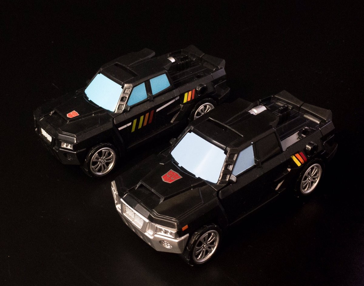 Transformers News: More In Hand and Comparison Images of Takara Unite Warriors UW-EX Lynx Master Transformers News: More In Hand and Comparison Images of Takara Unite Warriors UW-EX Lynx Master