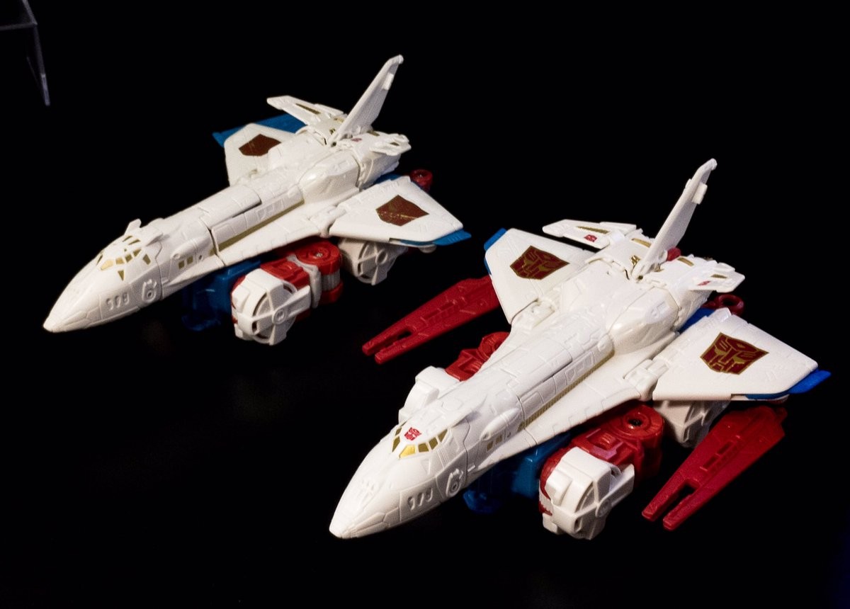 Transformers News: More In Hand and Comparison Images of Takara Unite Warriors UW-EX Lynx Master Transformers News: More In Hand and Comparison Images of Takara Unite Warriors UW-EX Lynx Master