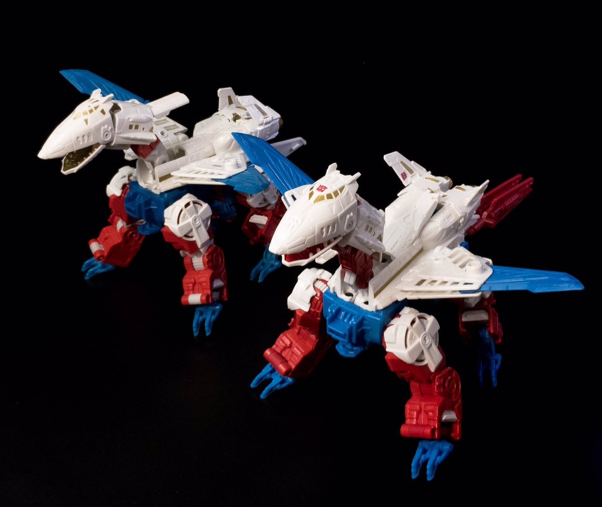 Transformers News: More In Hand and Comparison Images of Takara Unite Warriors UW-EX Lynx Master Transformers News: More In Hand and Comparison Images of Takara Unite Warriors UW-EX Lynx Master