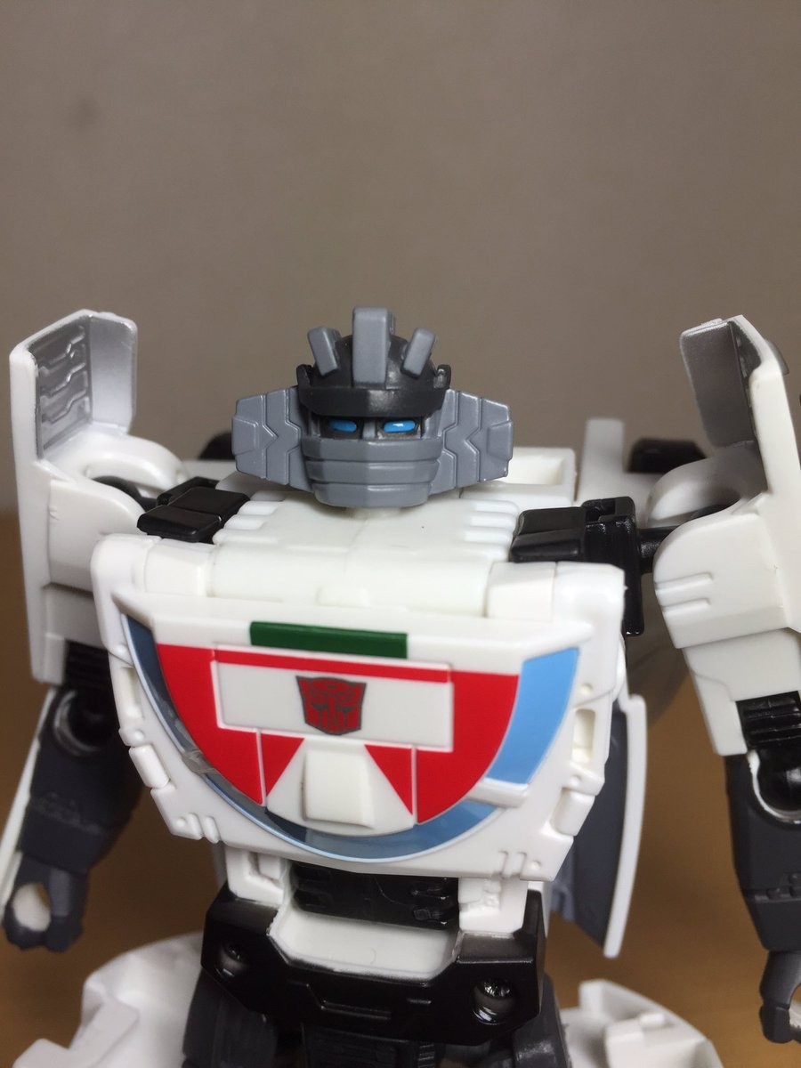Transformers News: More In Hand and Comparison Images of Takara Unite Warriors UW-EX Lynx Master Transformers News: More In Hand and Comparison Images of Takara Unite Warriors UW-EX Lynx Master