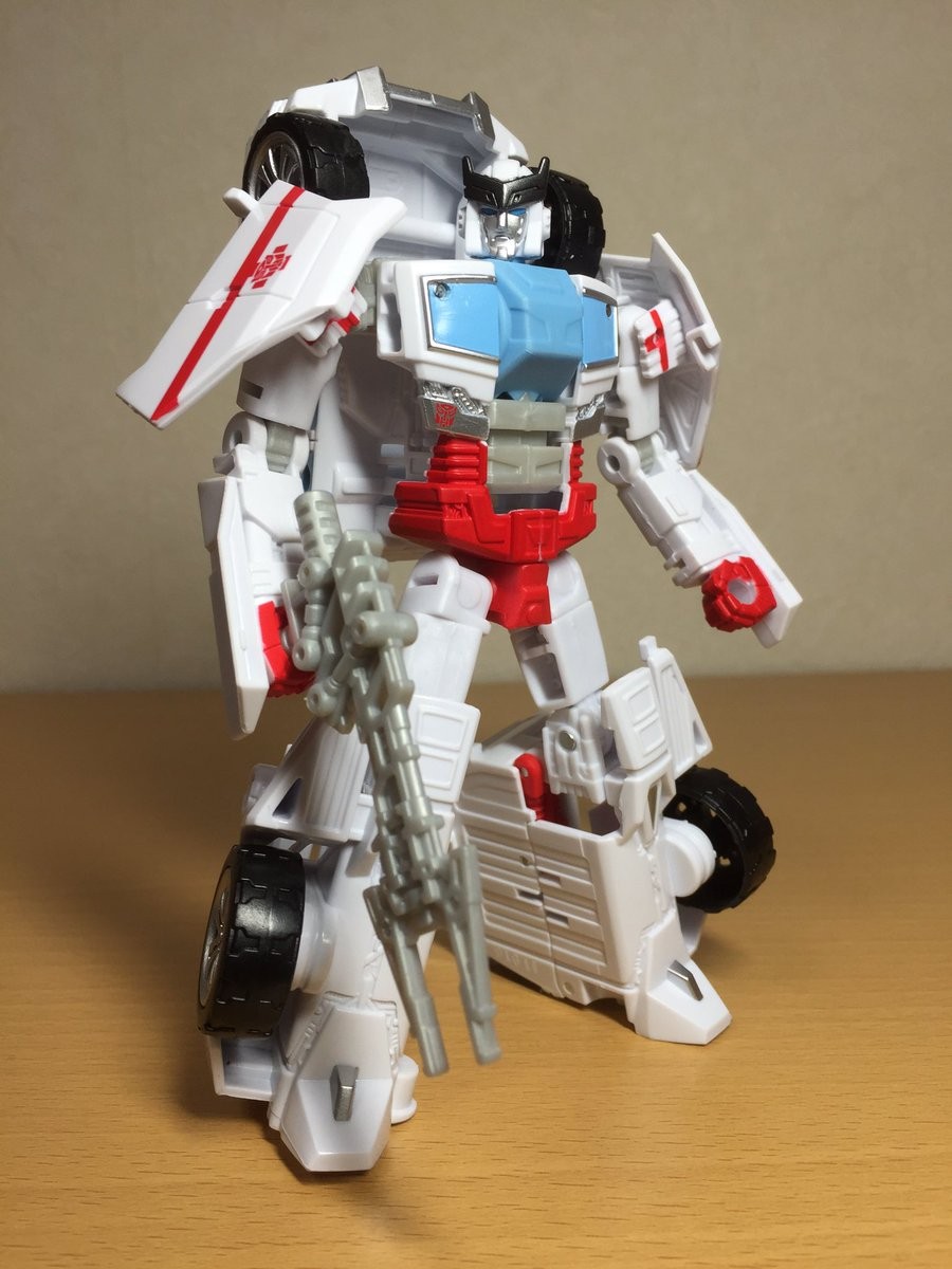 Transformers News: More In Hand and Comparison Images of Takara Unite Warriors UW-EX Lynx Master Transformers News: More In Hand and Comparison Images of Takara Unite Warriors UW-EX Lynx Master