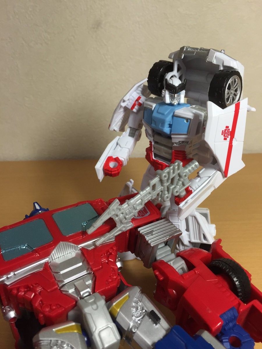 Transformers News: More In Hand and Comparison Images of Takara Unite Warriors UW-EX Lynx Master Transformers News: More In Hand and Comparison Images of Takara Unite Warriors UW-EX Lynx Master